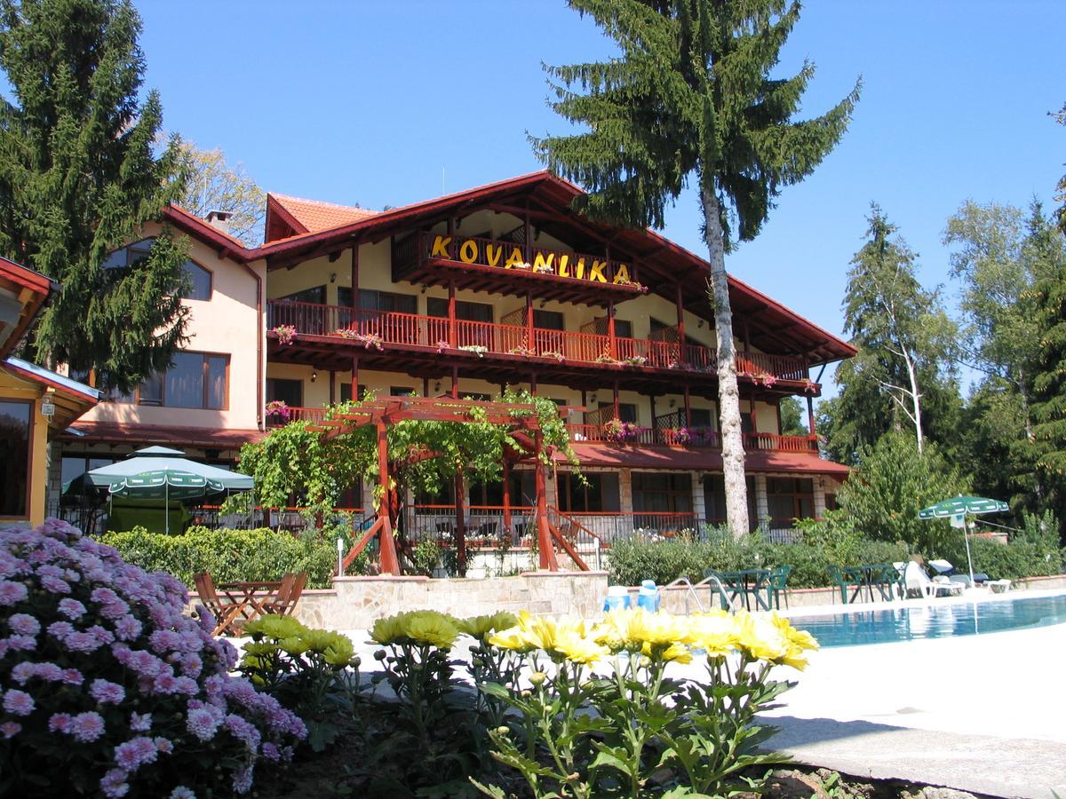 Kovanlika Hotel Razgrad Exterior foto